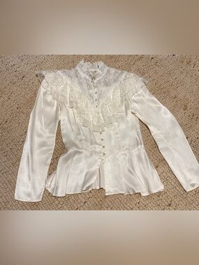 Gunne Sax Ivory Lace Trim Blouse